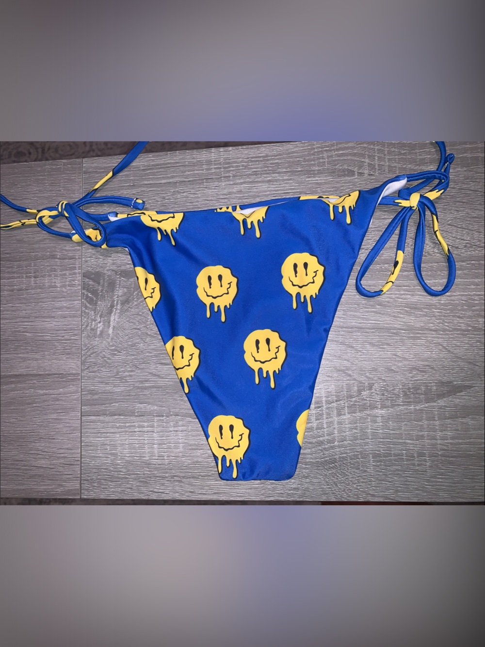 ROMWE Blue Bikini Set with Yellow Dripping Smiley Print - Picture 5 of 6
